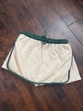 Big Water Blue Sky Cream Athletic Skort with Dark Green Trim Size L